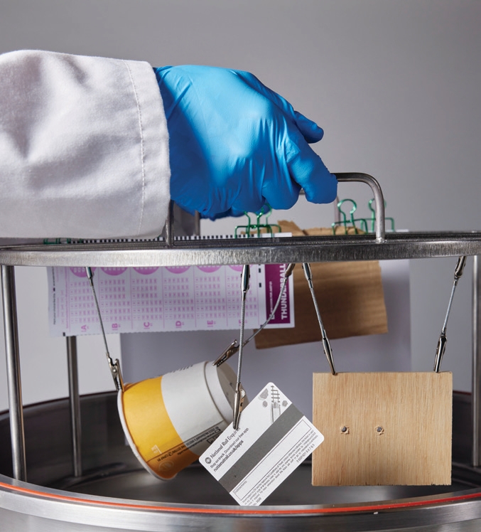 Relevare urme papilare ninhidrina si indanediona